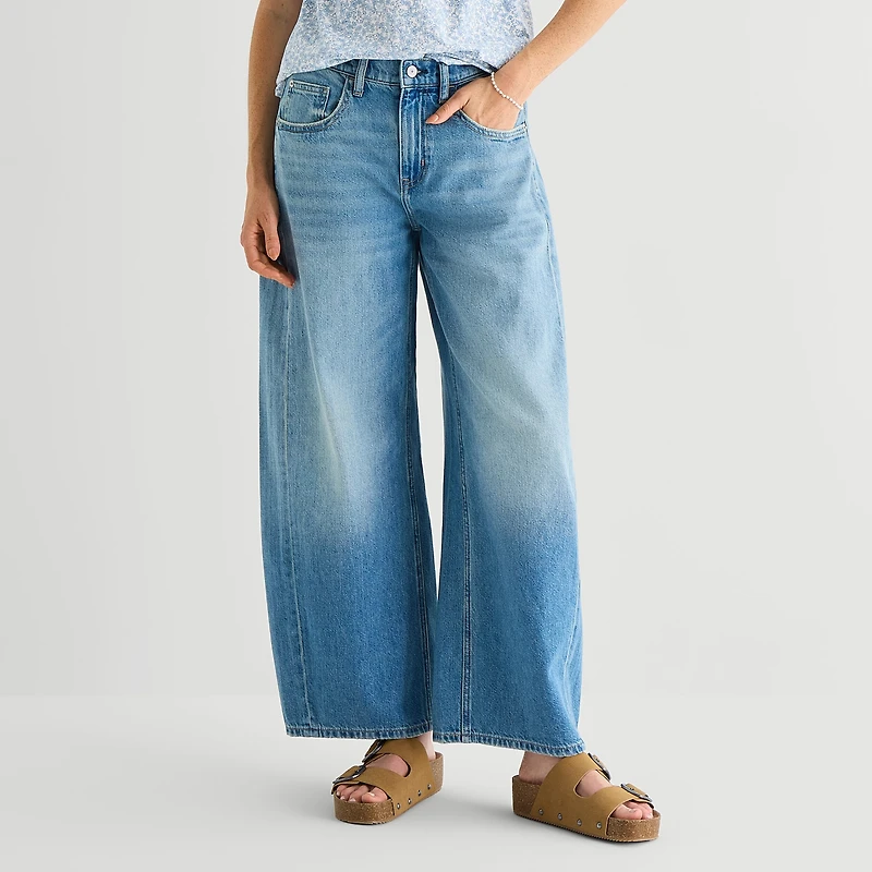 Arizona Womens Juniors Low Rise Baggy Fit Barrel Jean