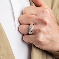 (G / Si2) Mens 1/2 CT. T.W. Lab Grown White Diamond 10K Gold Wedding Engagement Ring