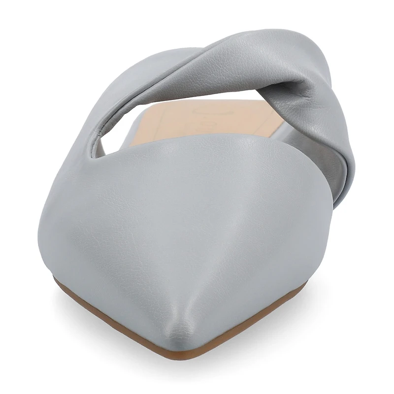 Journee Collection Enniss Womens Pointed Closed Toe Mules