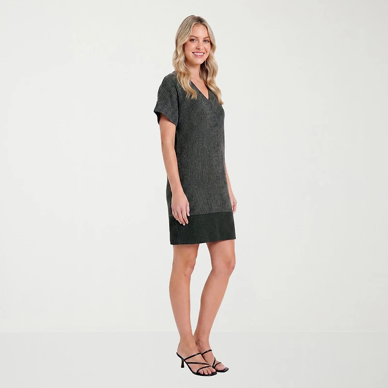 24seven Comfort Apparel Womens V Neck Short Sleeve Shift Dress
