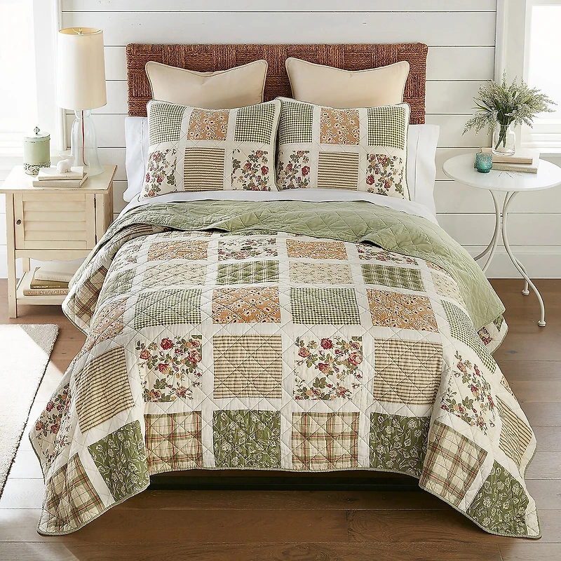 Donna Sharp Peach Rose 3-pc. Hypoallergenic Quilt Set