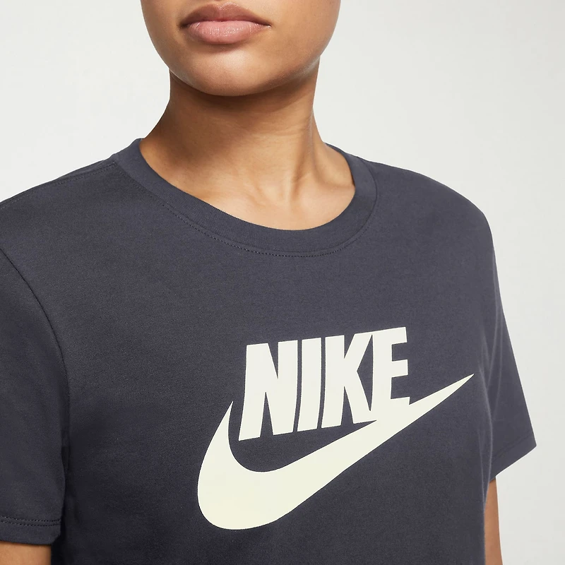 Nike Womens Active T-Shirt