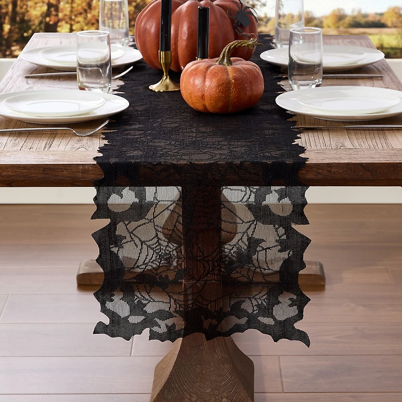 Threadmade Bats and Web Table Runner