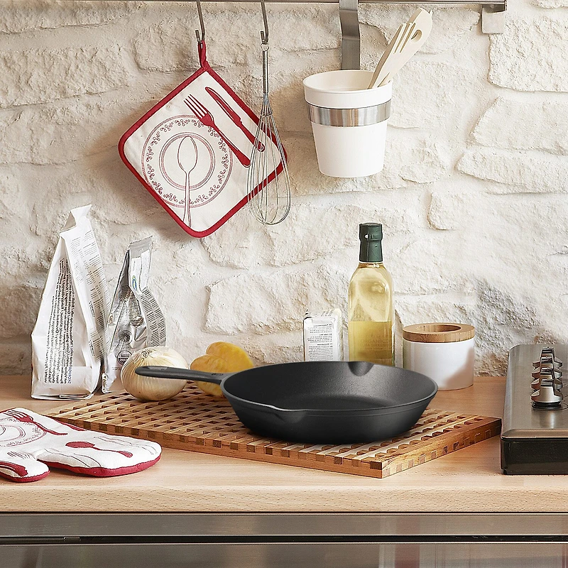 Commercial Chef 10 1/4 Inch Cast Iron Skillet