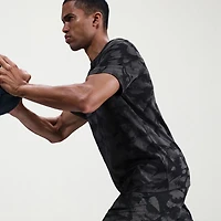Nike Form Mens 7" Mid Rise Quick Dry Workout Shorts