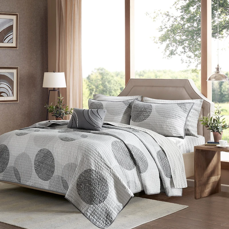 Madison Park Essentials Glendale Complete Quilt Set With Cotton Bed Sheets
