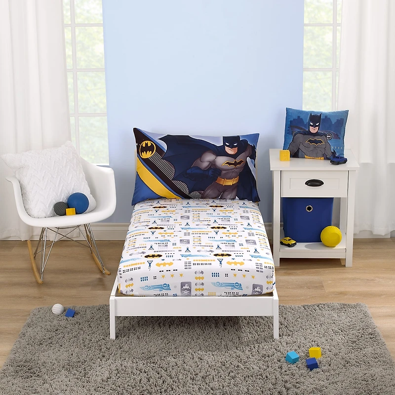 Universal 2-pc. Batman Toddler Bedding Set
