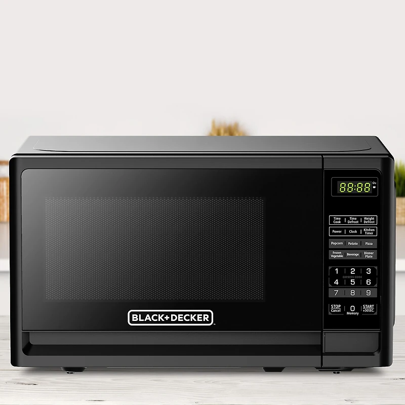 Black+Decker 0.7 Cu Ft Counter Microwave