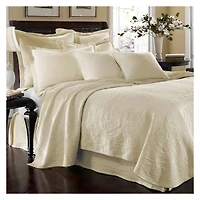 Historic Charleston Collection™ King Charles Matelassé Coverlet