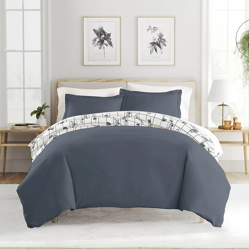 Casual Comfort Flower Field Pattern Oversized Reversible Duvet Cover Set