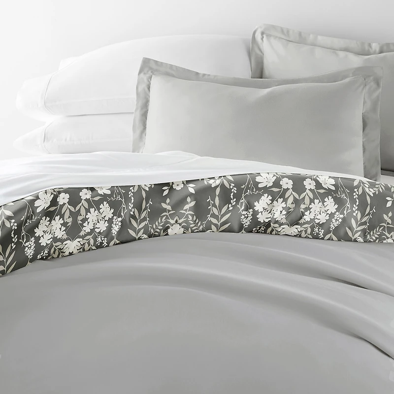 Casual Comfort Secret Garden Pattern Oversized Reversible Duvet Cover Set