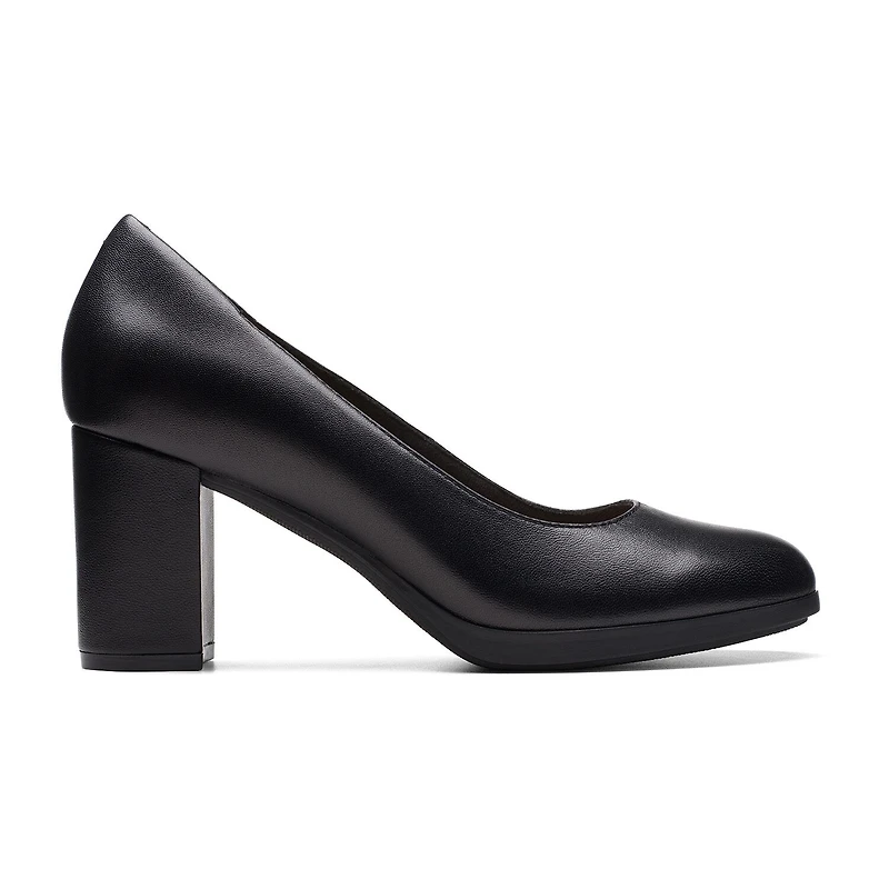 Clarks Bayla Skip Womens Round Closed Toe Block Heel Pumps