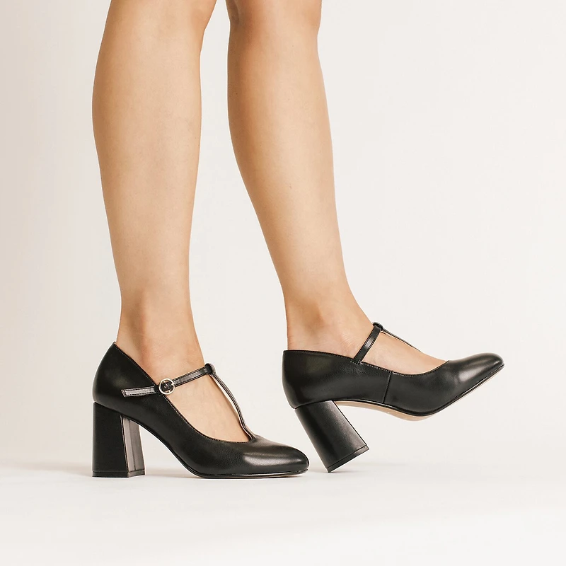 Journee Collection Talani Womens Almond Closed Toe Block Heel Pumps