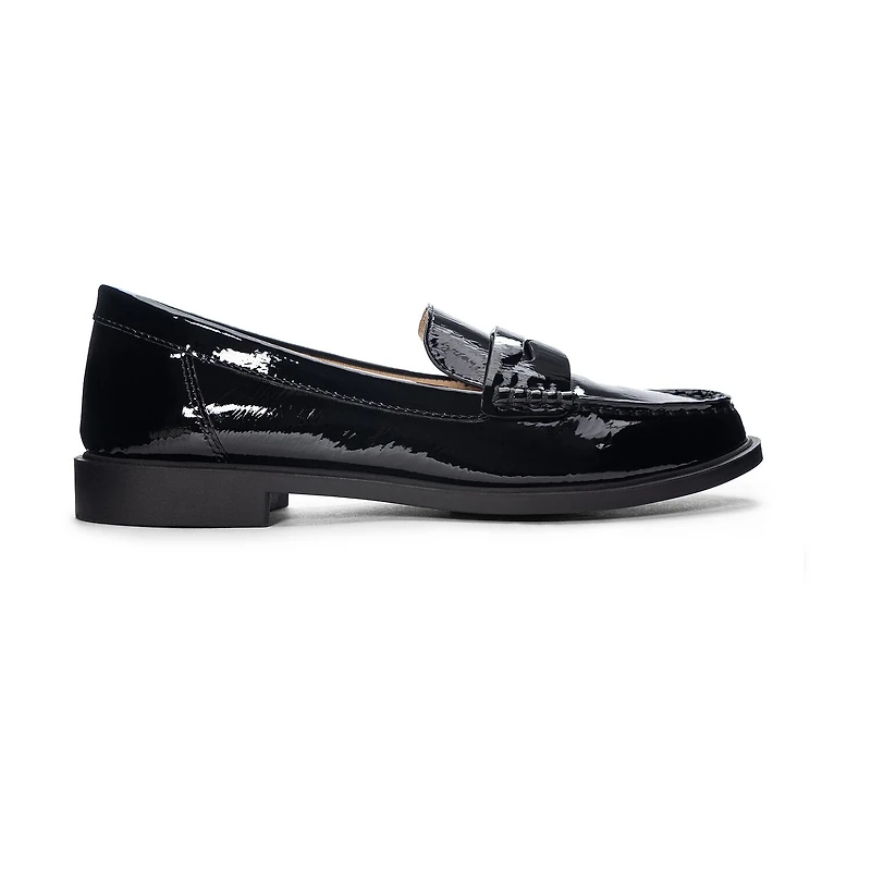 CL by Laundry Beloved Womens Moc Closed Toe Loafers