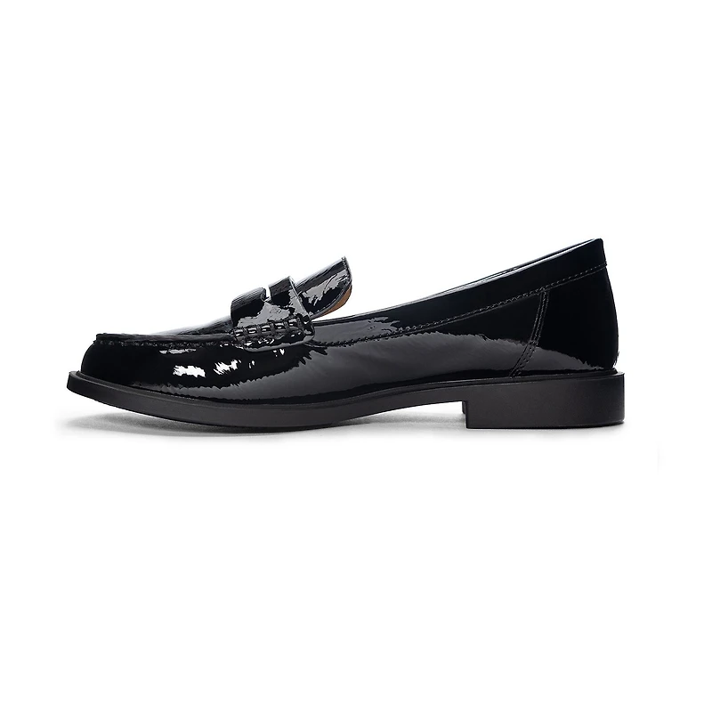 CL by Laundry Beloved Womens Moc Closed Toe Loafers