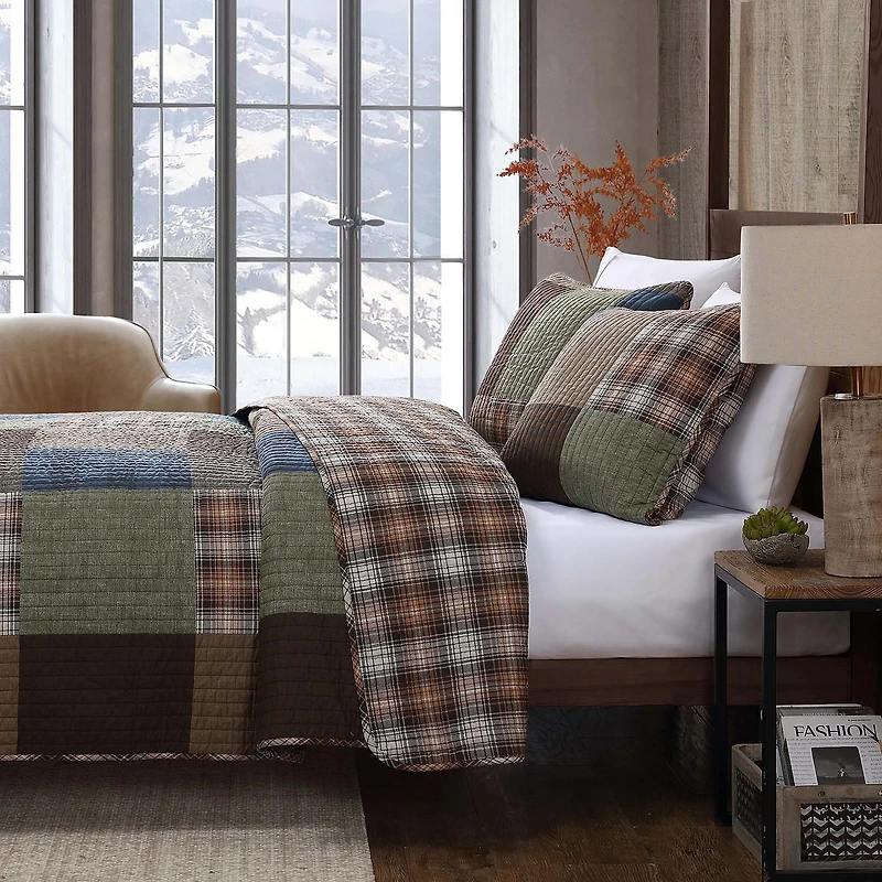 Eddie Bauer Classic Patchwork Quilt Set