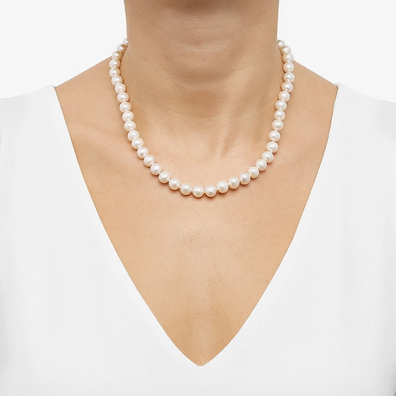Womens White 10K Gold 18 Inch Strand Necklace
