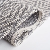 Martha Stewart Gemma Geometric 5' X 7' Indoor Rectangle Area Rug