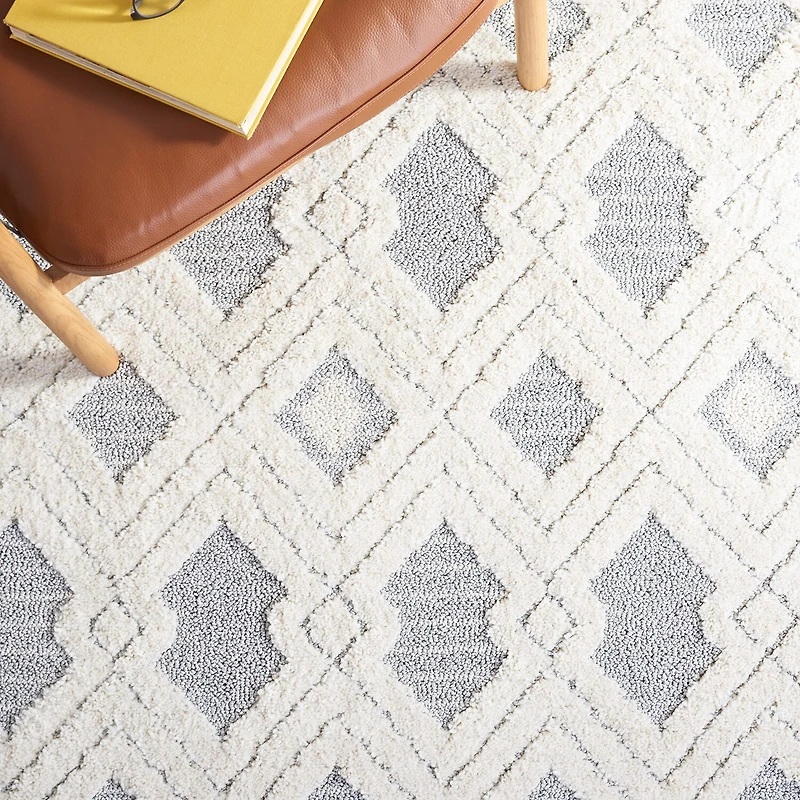 Martha Stewart Mia Geometric 4'X6' Indoor Rectangular Area Rug