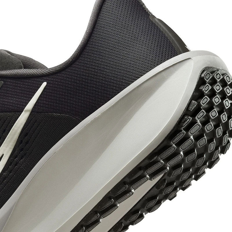 Nike Quest 6 Mens Running Shoes