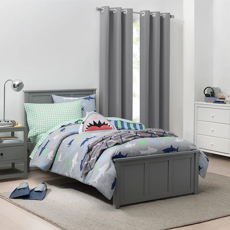 Under the Stars Kids Hayden Textured Grommet Top Energy Saving 100% Blackout Single Curtain Panel