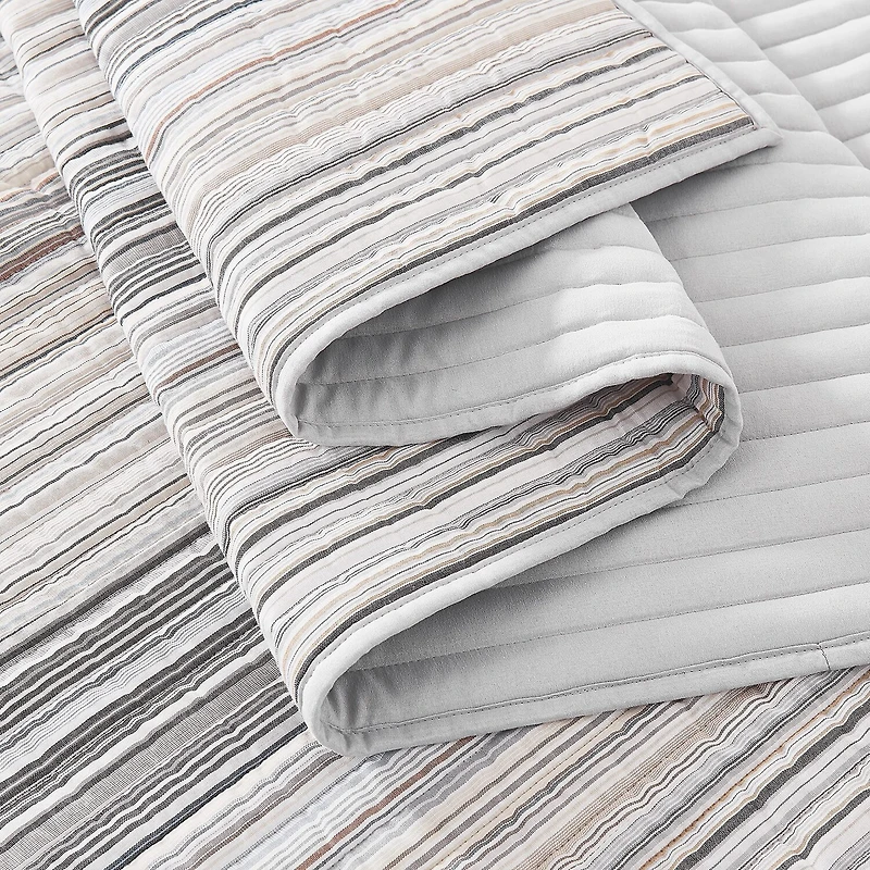 Oceanfront Resort Navarre Yarn Dye Stripe Quilt Set