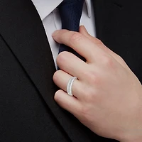 Mens 1/10 CT. T.W. Natural Diamond 10K Gold Band
