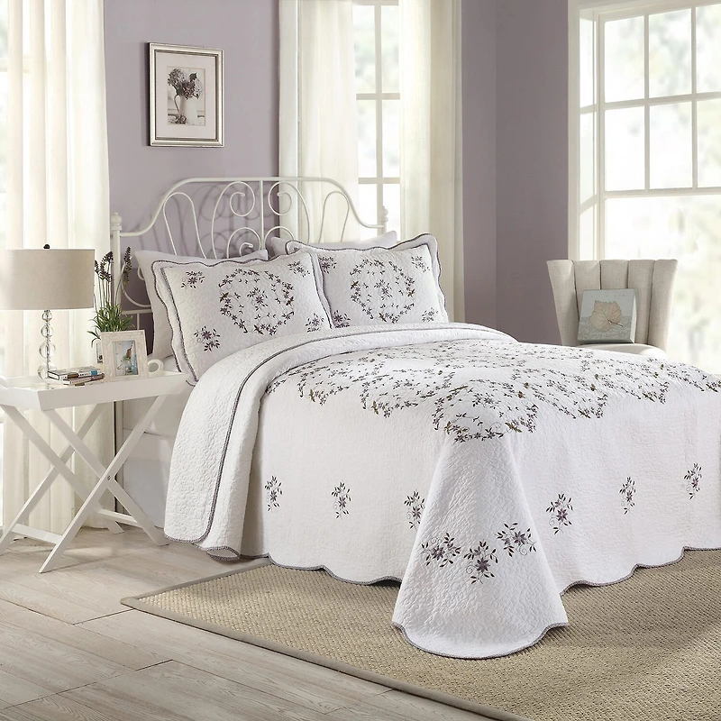 Modern Heirloom Gwen Bedspread