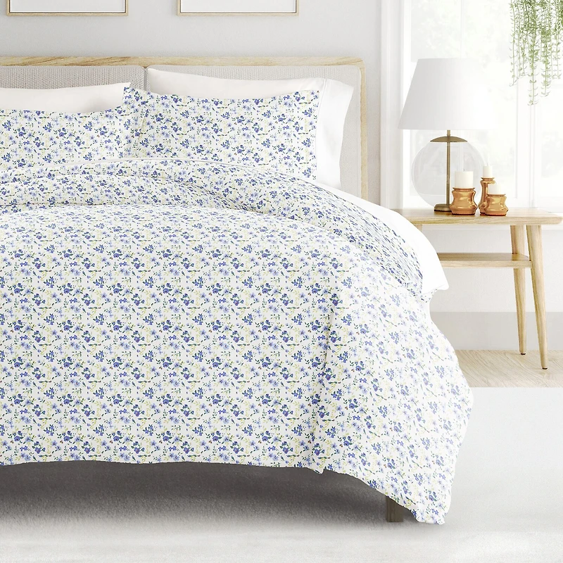 Casual Comfort Patterned Down Alternative Complete Bedding Set with Sheets