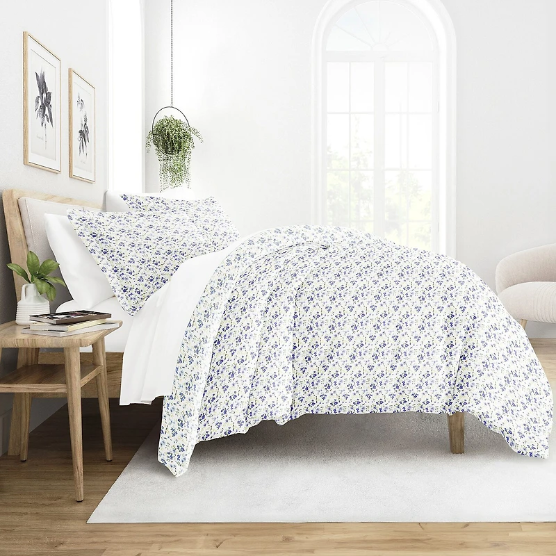 Casual Comfort Patterned Down Alternative Complete Bedding Set with Sheets