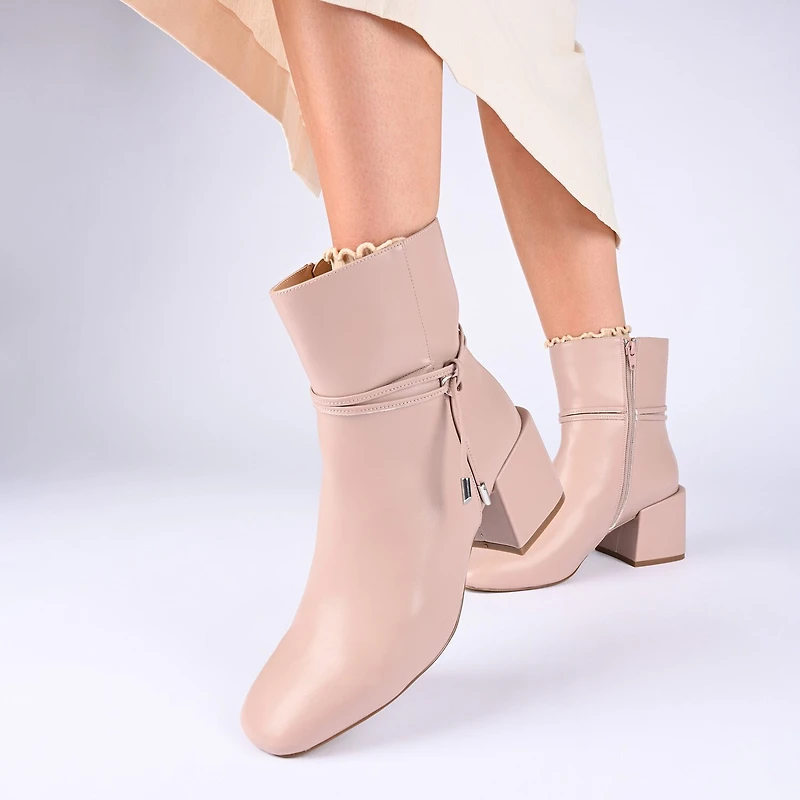 Journee Collection Womens Beverley Block Heel Booties