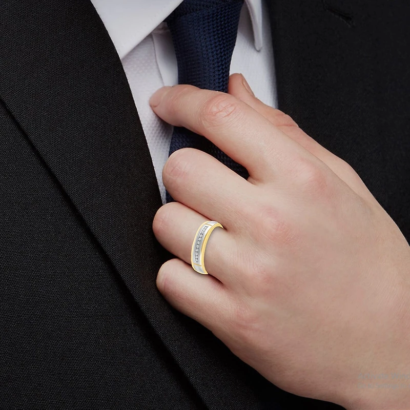 Mens 1/6 CT. T.W. Natural Diamond 10K Gold Wedding Band