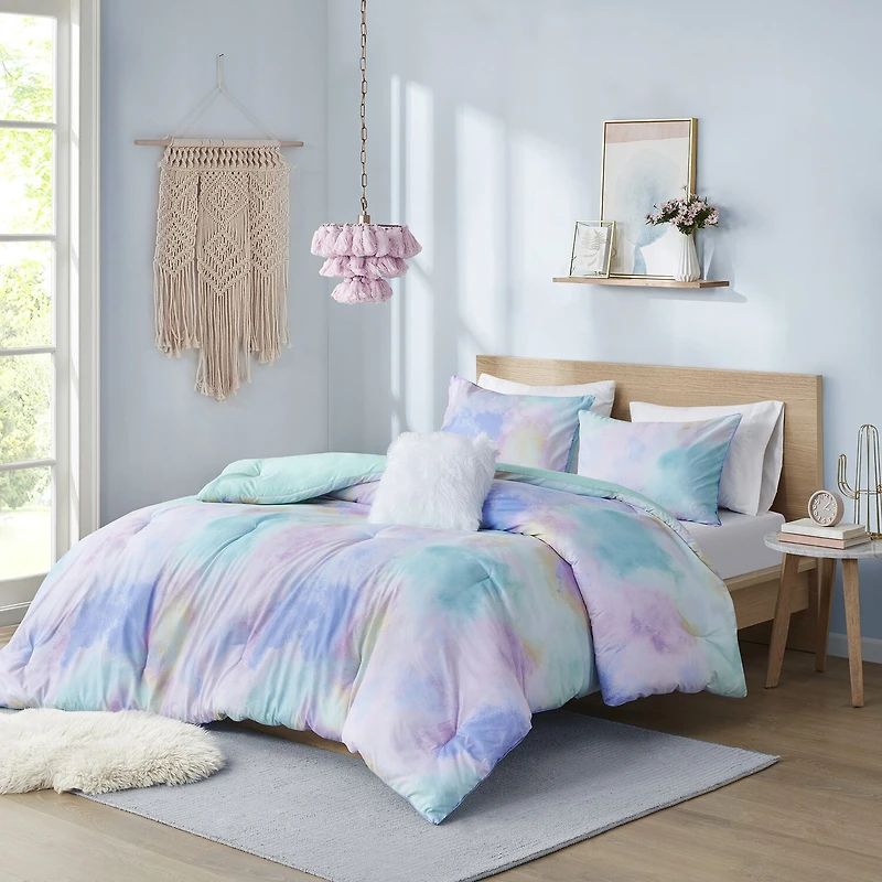 Intelligent Design Karissa Midweight Comforter Set with decorative pillow