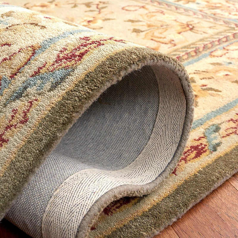 Safavieh Courtney Floral Hand Tufted Wool Indoor Round Area Rug