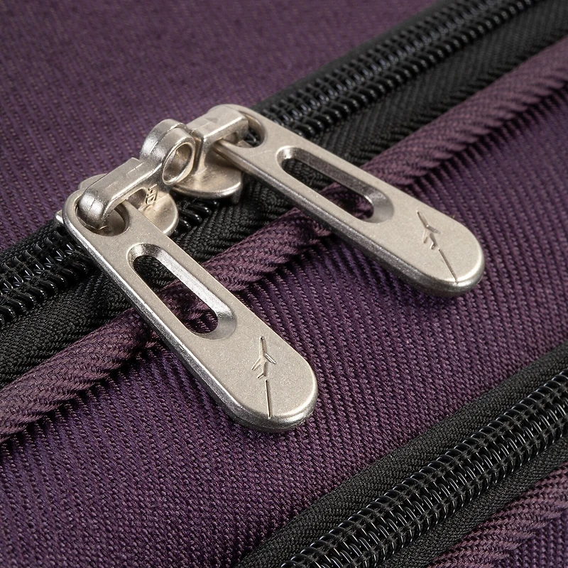 Skyway Everett 28 Inch Softside Lightweight Checked Spinner Luggage