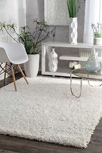 nuLoom Marleen Plush Shag Rug