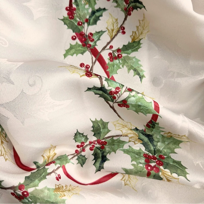 Villeroy & Boch Winter Bows and Garland Round/Oval Tablecloth