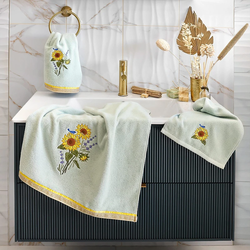 Linum Home Textiles Girasol 2-pc. Embellished Floral Bath Towel