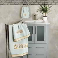 Linum Home Textiles Belinda 2-pc. Embellished Animal Bath Towel