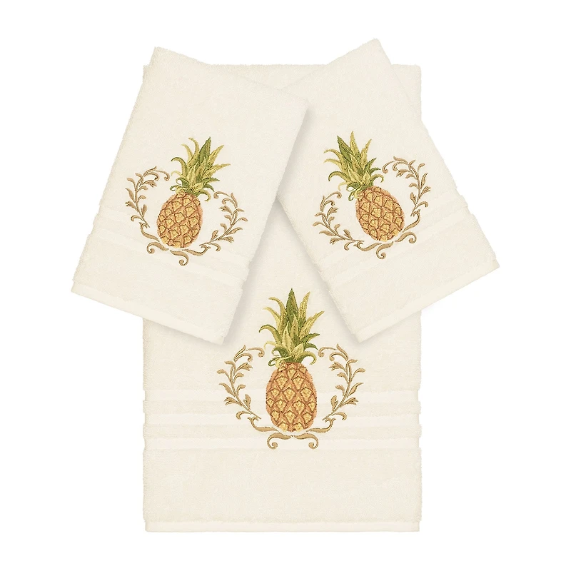 Linum Home Textiles Welcome Embellished 3-pc. Bath Towel Set