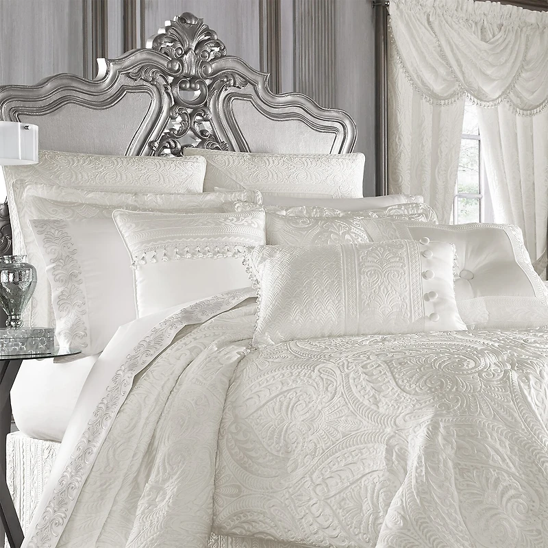 Queen Street Britney 4-pc. Floral Comforter Set