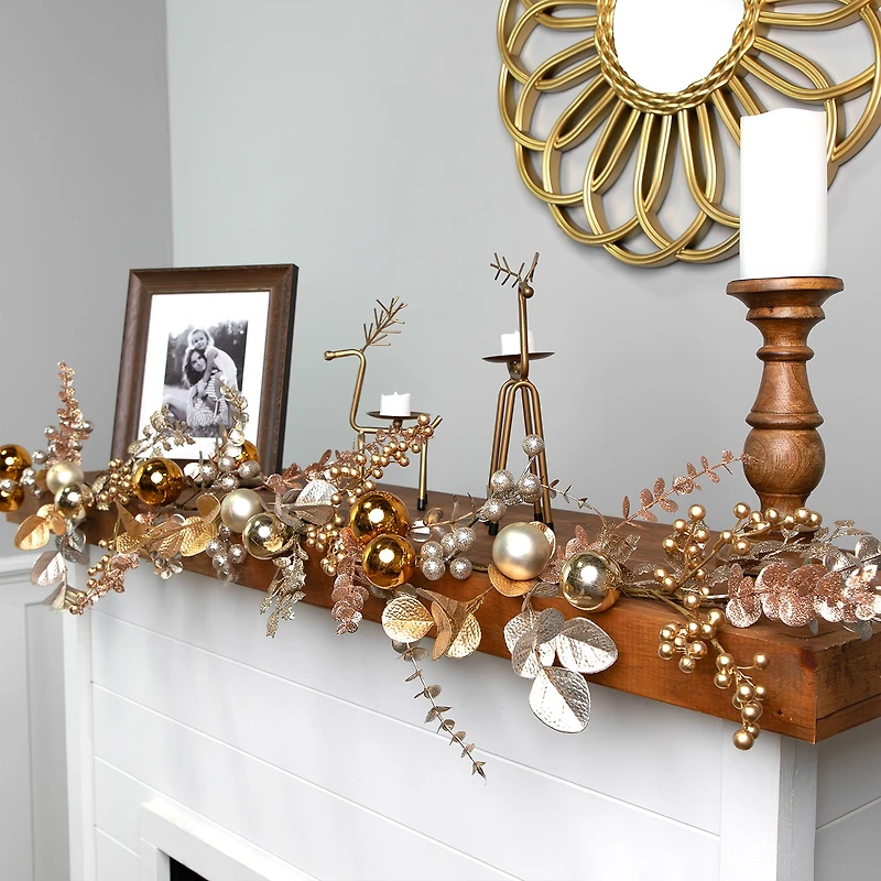Northlight 6ft Glittered Mixed Leaves And Berries Christmas Indoor Garland