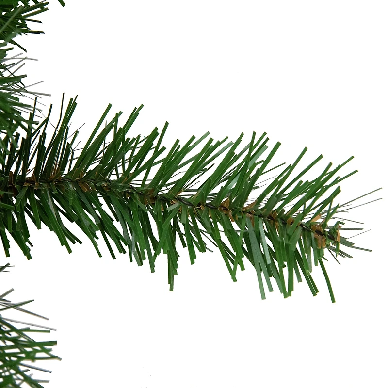 Northlight 24" Deluxe Dorchester Full Pine Wreath