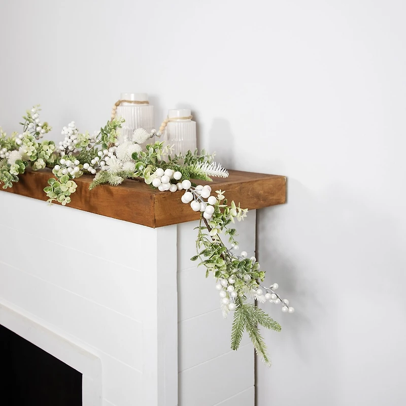 Northlight Glittered Berries And Eucalyptus Christmas Indoor Garland