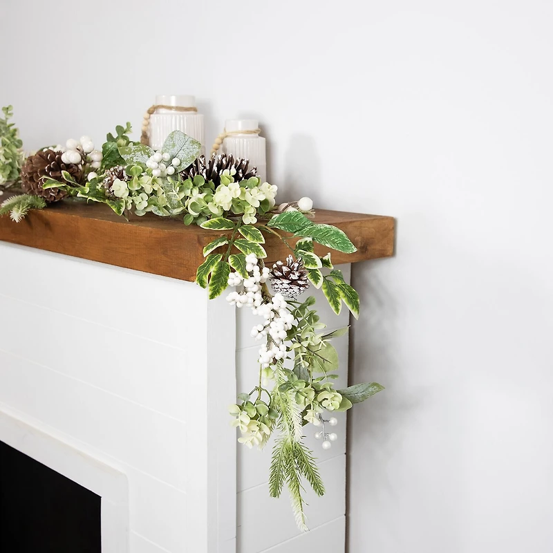 Northlight Frosted Pinecones Christmas Indoor Garland