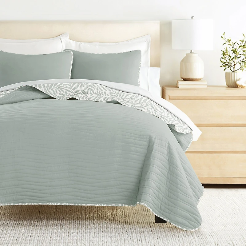 Casual Comfort Reversible Quilt Set