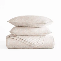 3 Piece All Season Lightweight Pattern Quilt Set