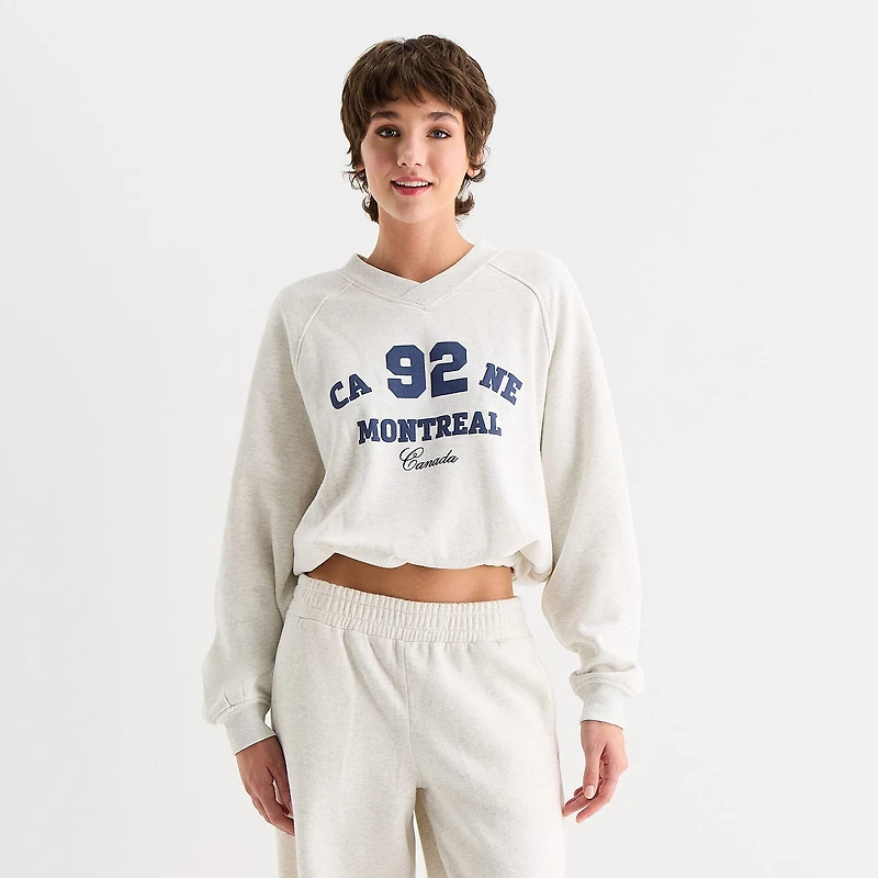 Arizona Bubble Hem Womens Juniors V Neck Long Sleeve Sweatshirt