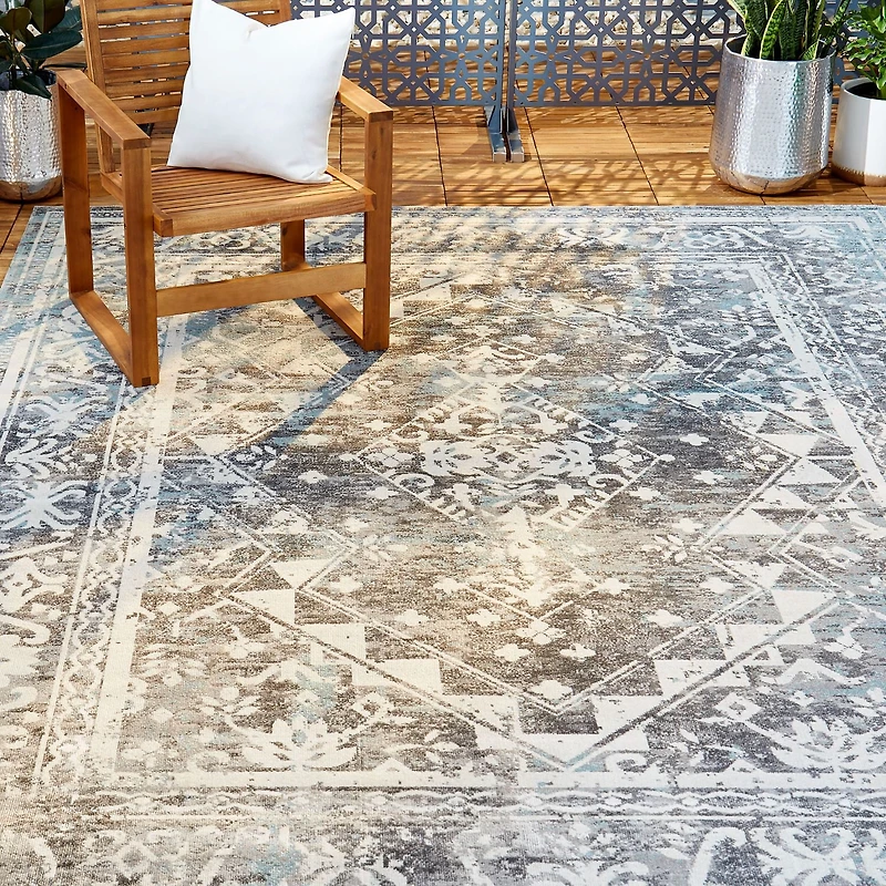 Nicole Miller Patio Sofia Ivy Border Loomed Rectangular Outdoor Area Rug