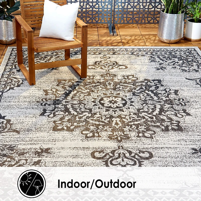 Nicole Miller Patio Country Azalea Medallion Loomed Rectangular Outdoor Area Rug